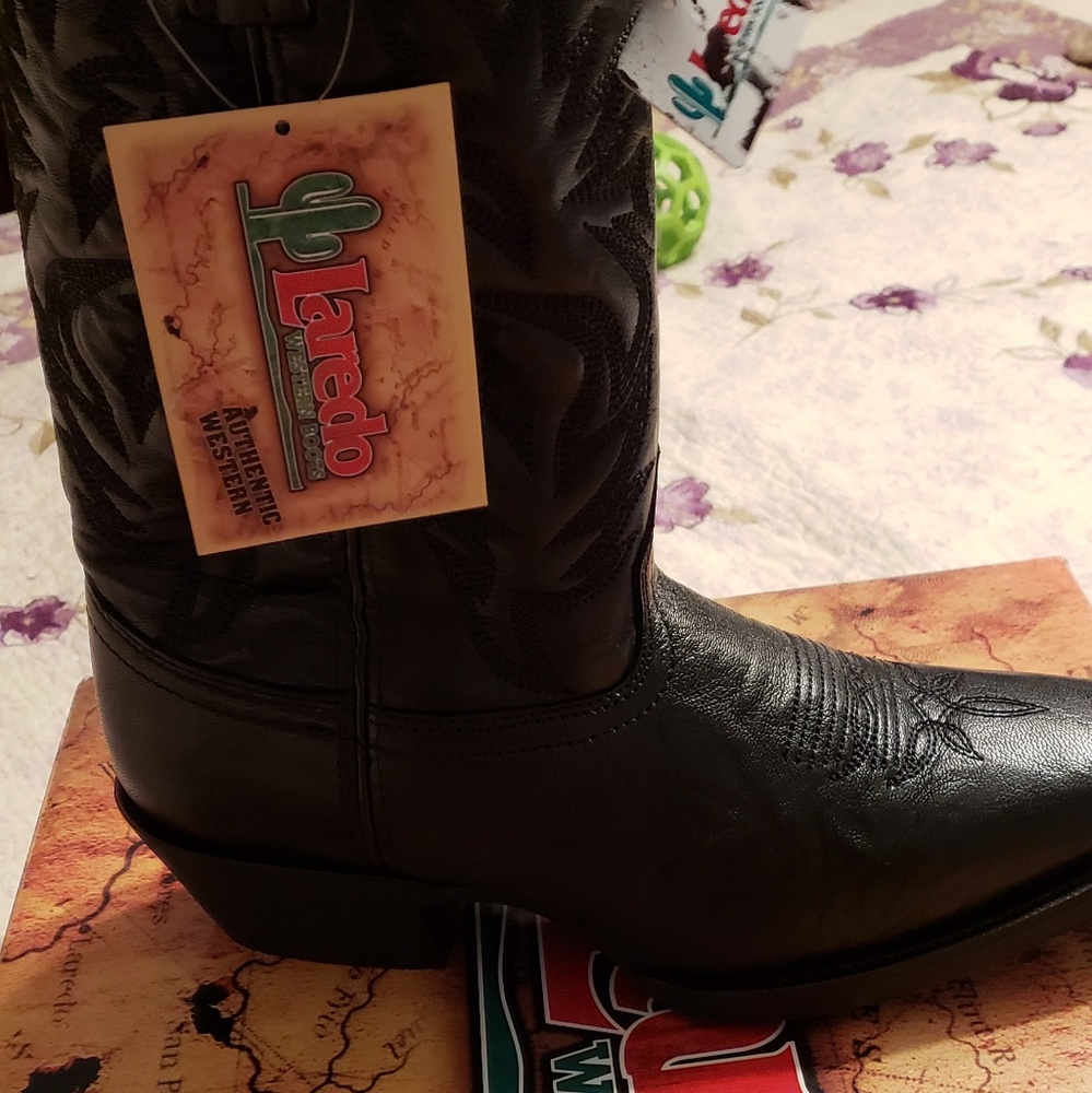 Brand New Laredo cowboy boots